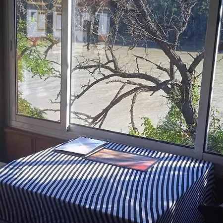 Casa En El Rio Homestay *